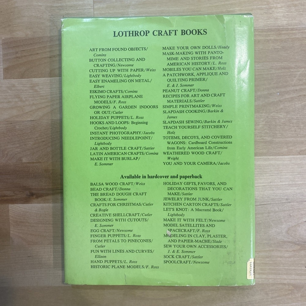 Button Collecting and Crafting Written, Illustrated by Arden J Newsome - HC 1976 - Picture 3 of 16